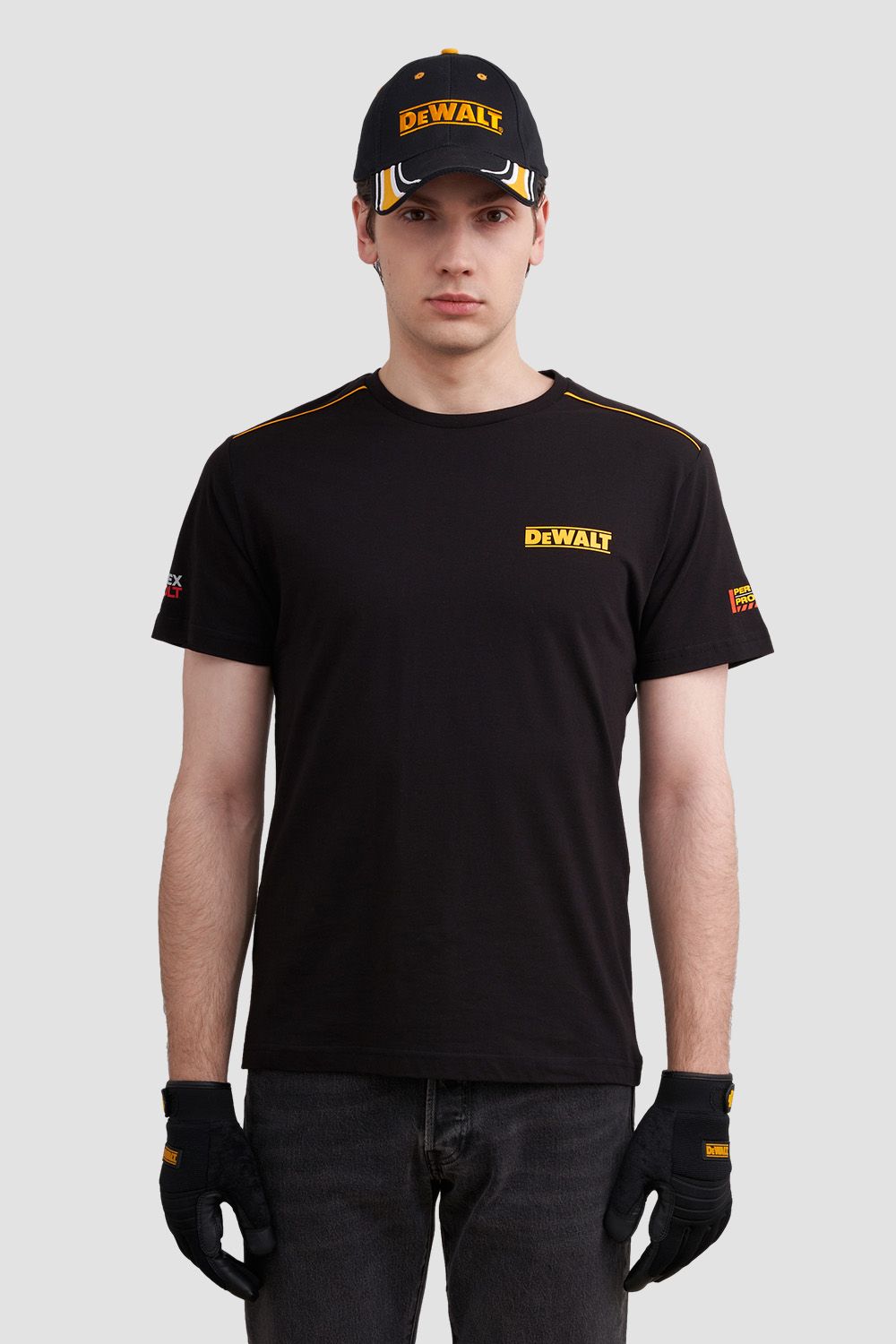 Футболки<br>DeWALT